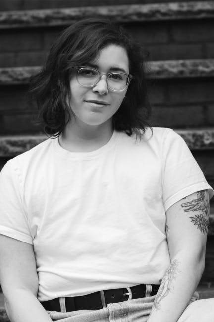 Casey McQuiston, photo credit Sylvie Rosokoff